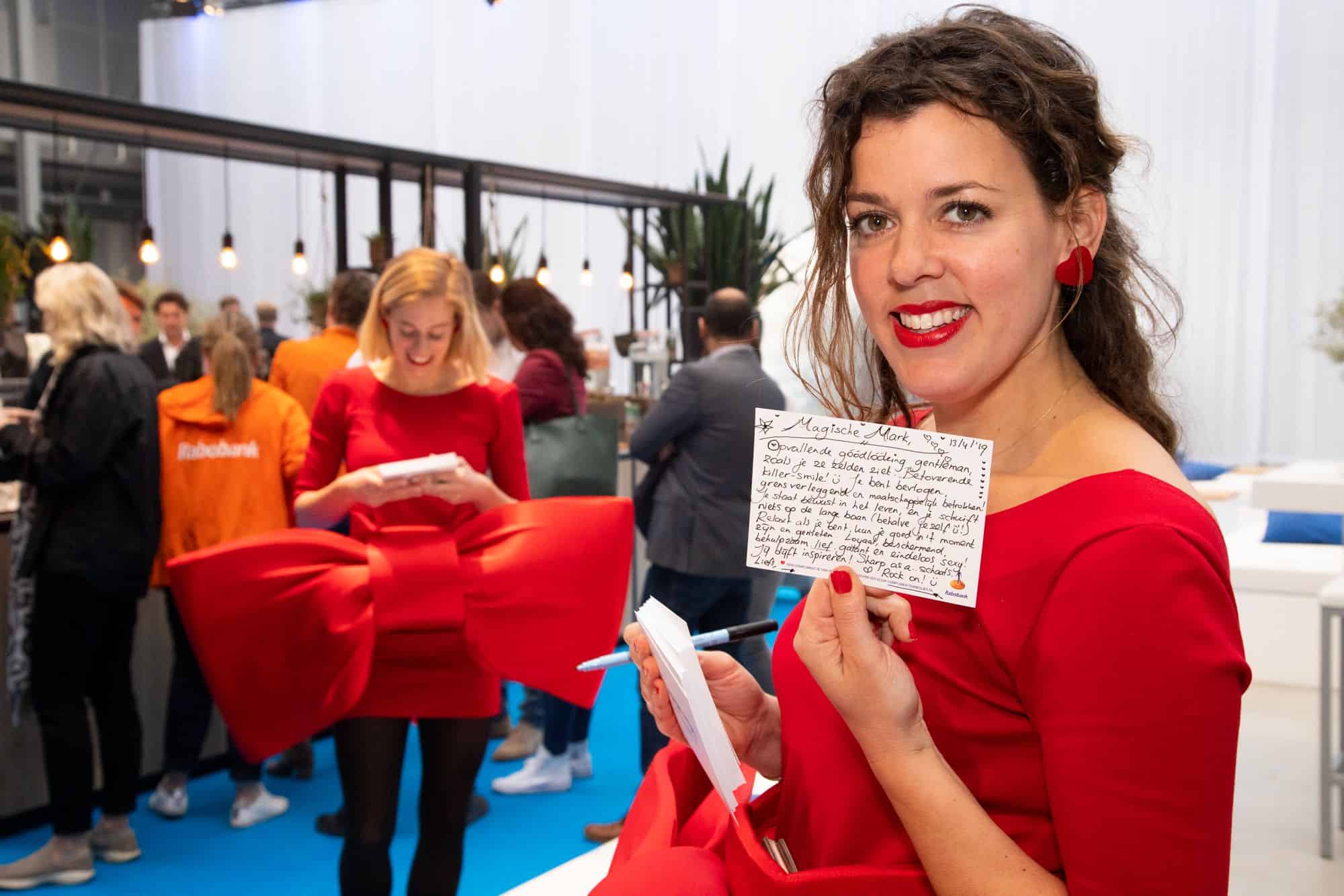 Complimentenmeisjes-acts - entertainment - compliment - medewerkers - Photoline Carolien Sikken