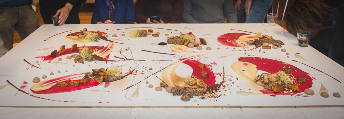 Eetschilderij is (coronaproof) eetbeleving en kunstwerk in één - 1