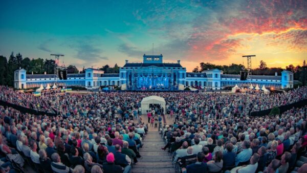Royal Park live overview op podium (Nathan Reinds)