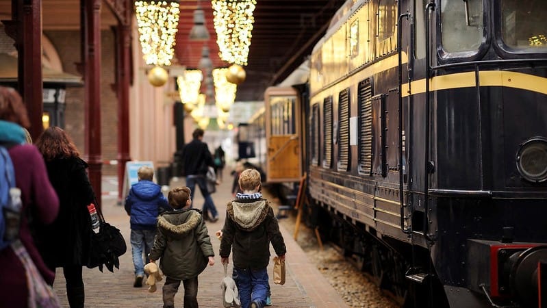 spoorwegmuseum - kinderen bij trein - Jorrit Lousberg