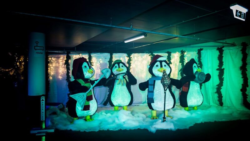 vier penguins - Kerstpakketten drive-thru AFAS