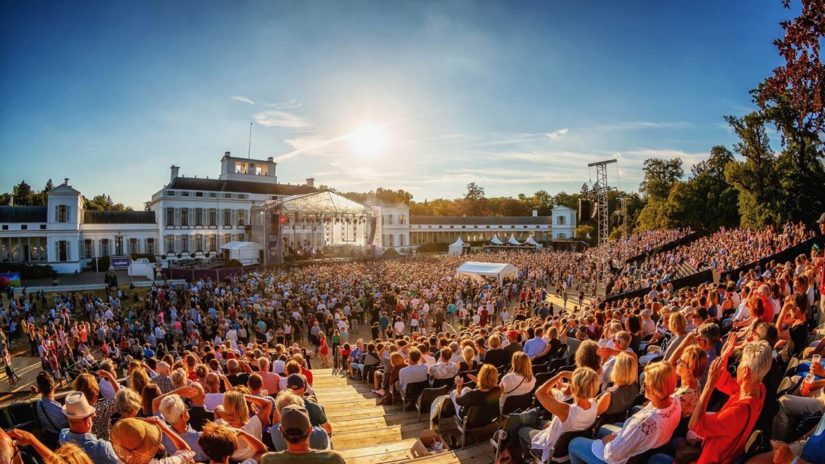 Paleis Soestdijk - Concerten in voortuin Royal Park in de zon