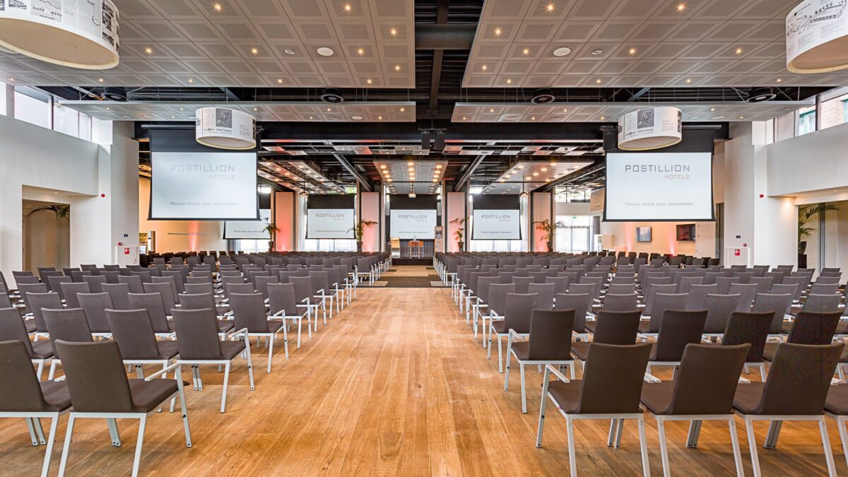 Postillion Hotel Utrecht breakout lounge 19 tm 23+ foyer...