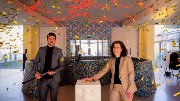 opening van de digitale Nationale Museumweek 2021 door minister Van Engelshoven in het Groninger Museum