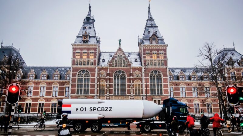 Spacebuzz-van-Unbranded-voor-museum foto Remko de Waal (Maak Amsterdam)