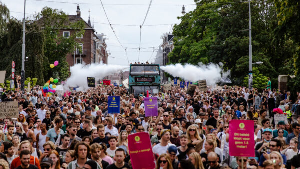 UNMUTE US protestmars Amsterdam- foto Kirsten van Santen