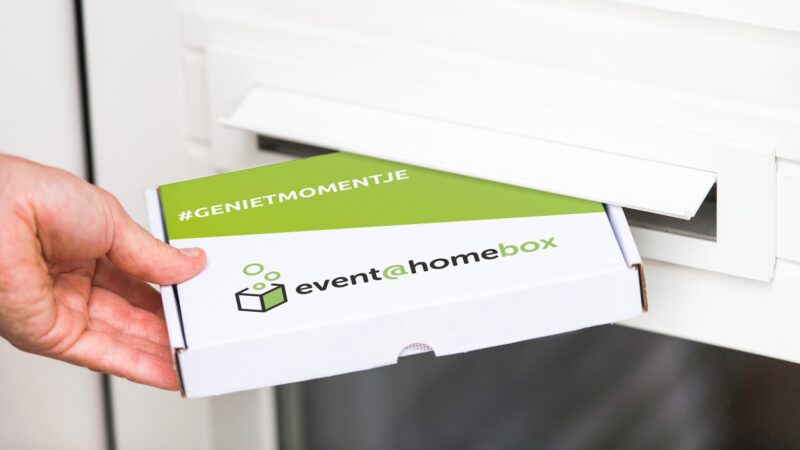 Event@Home box Brievenbuspakketje eigen logo #genietmomentjes