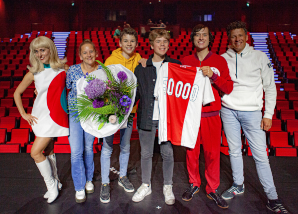 v.l.n.r. Myrthe Burger, Saskia Beumer, Finn Beumer, Tij Beumer, Tobias Nierop, Joost Beumer 14 de musical