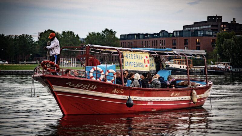 Rederij Lampedusa_Salomonsoordeel - rode boot