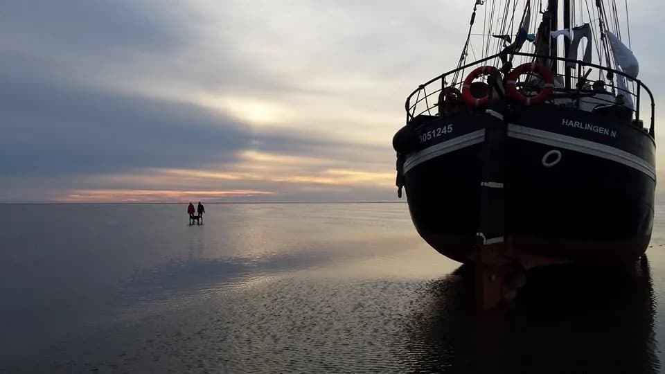 Meet in Friesland - schip droogvallen