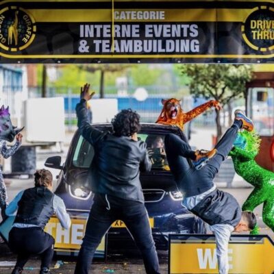 Blue Luna - drive thru gouden giraffe - foto Floris Heuer