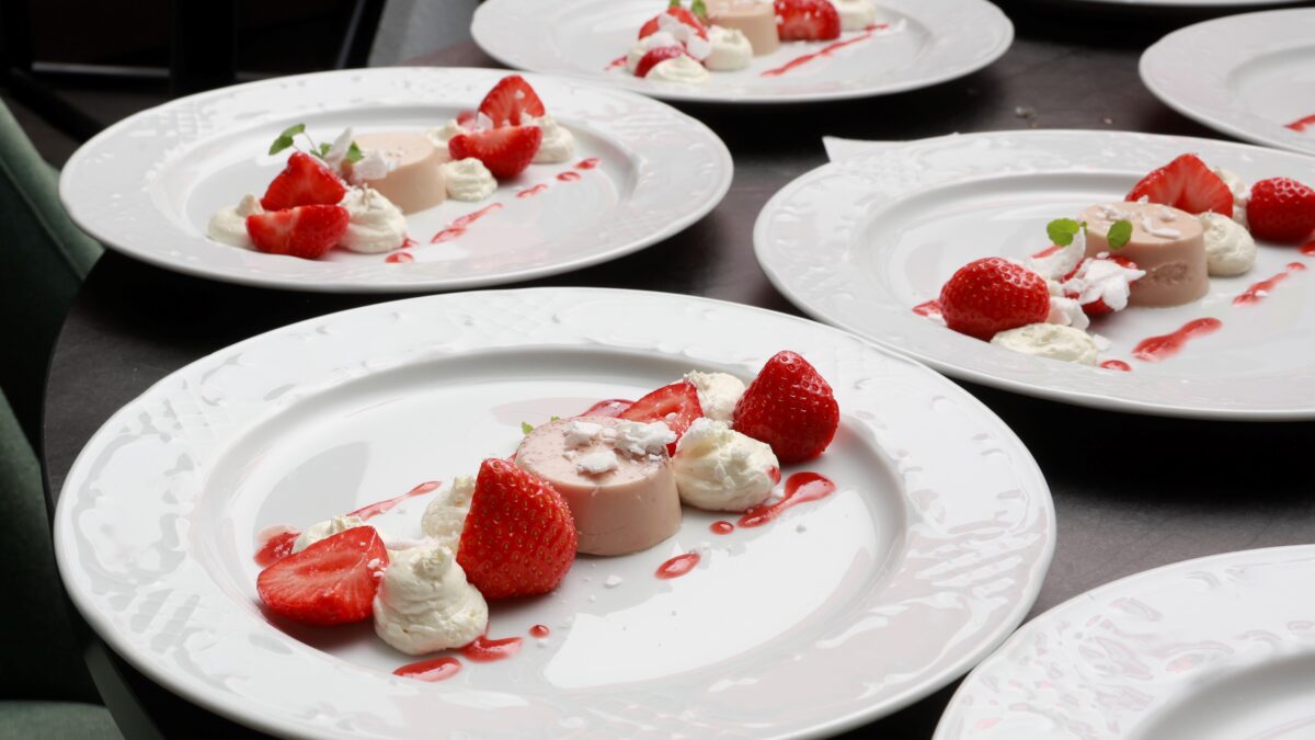 Yvey - dessert met aardbeien