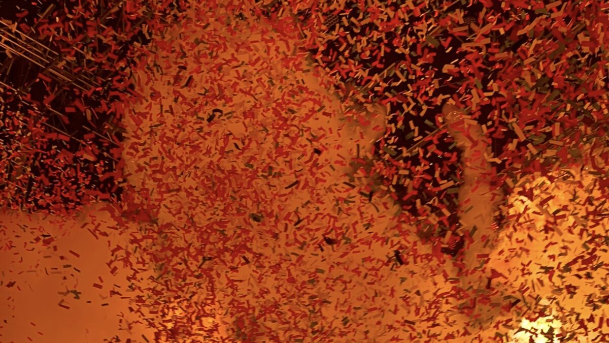 Party oranje confetti - Unsplash