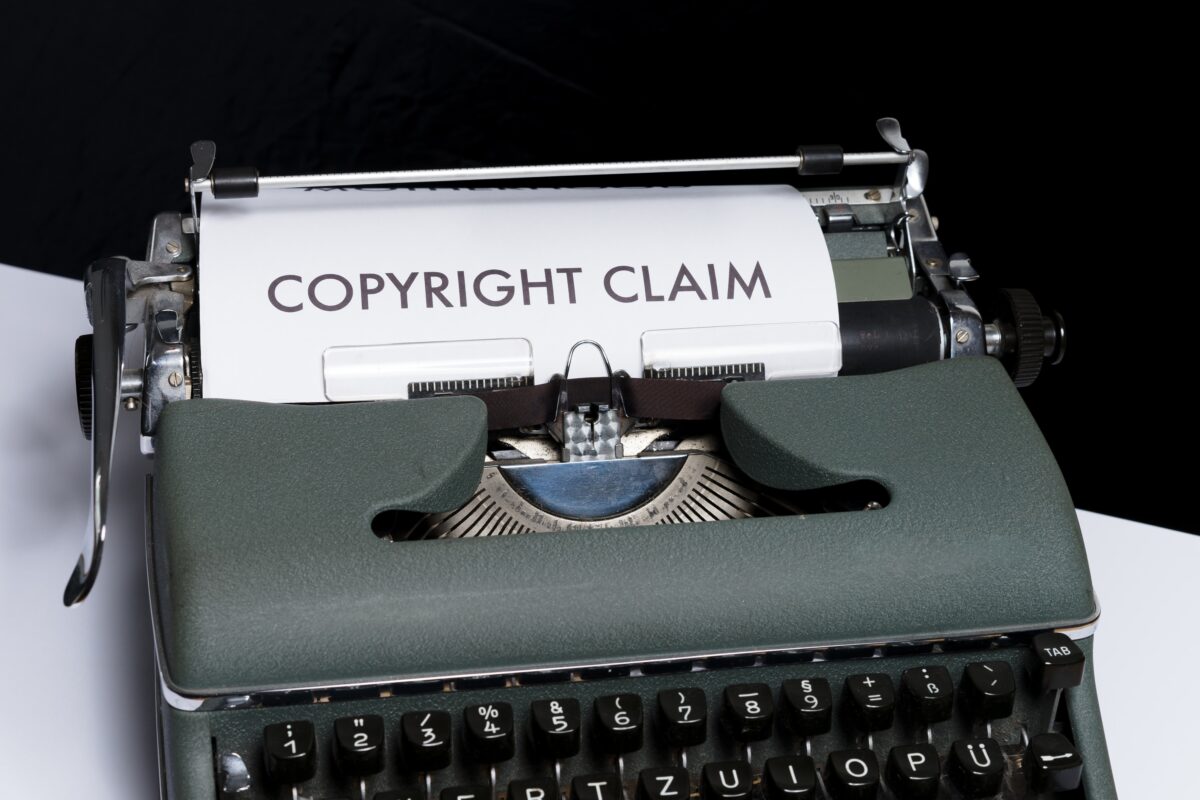 Marxman Advocaten - typemachine met copyright claim