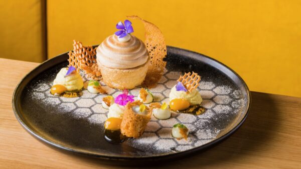 Hutten | Food & Design - desert op bord met cupcake vorm