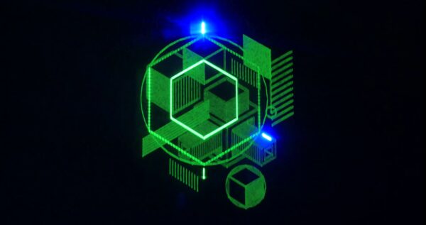 BLACKLIGHT_X_Laserkunstenaar JesterN brengt fictieve, Escheriaanse werelden tot leven met licht en geluid Foto Alberto Novello