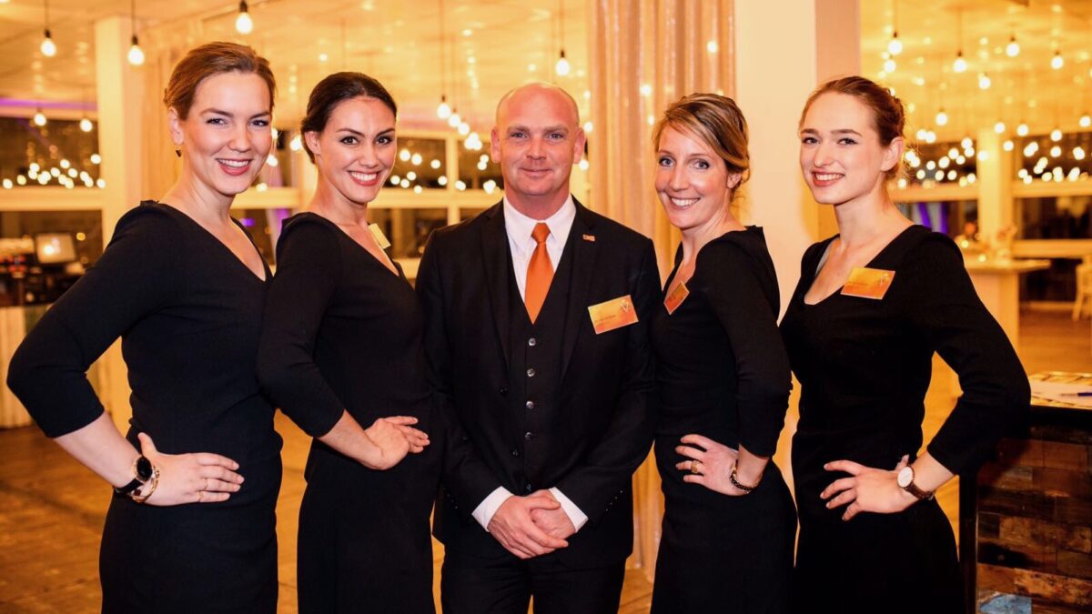 Kronenburg Hospitality & Event Staff - Hosts en Hostesses VIP Evenement Protocolair Ontvangst