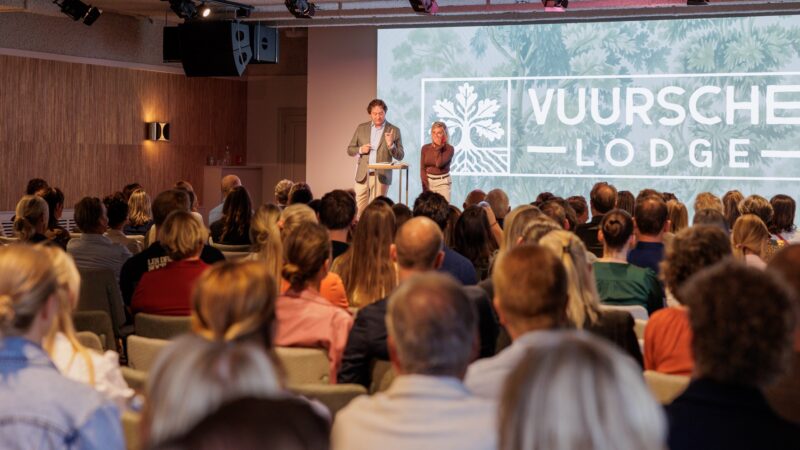 Vuursche Lodge _ Plenaire zaal met scherm
