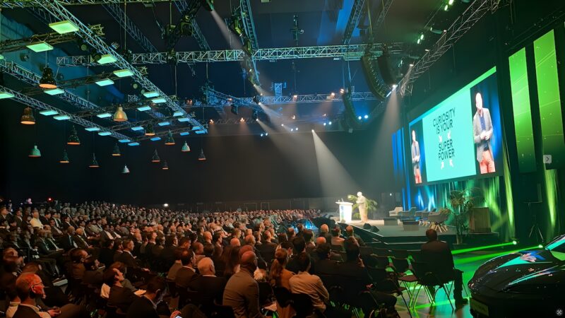 Ramon Vullings large. stage keynote
